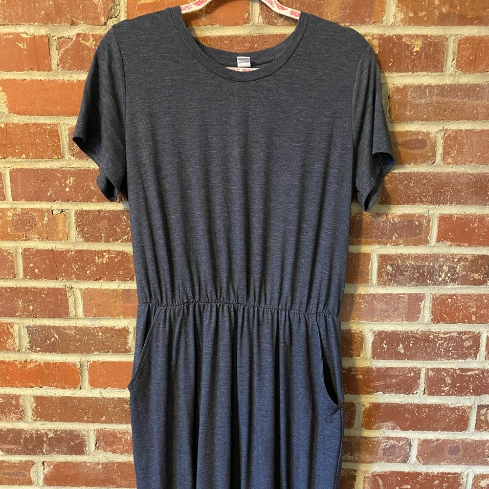Defined waste jersey dress w/pockets